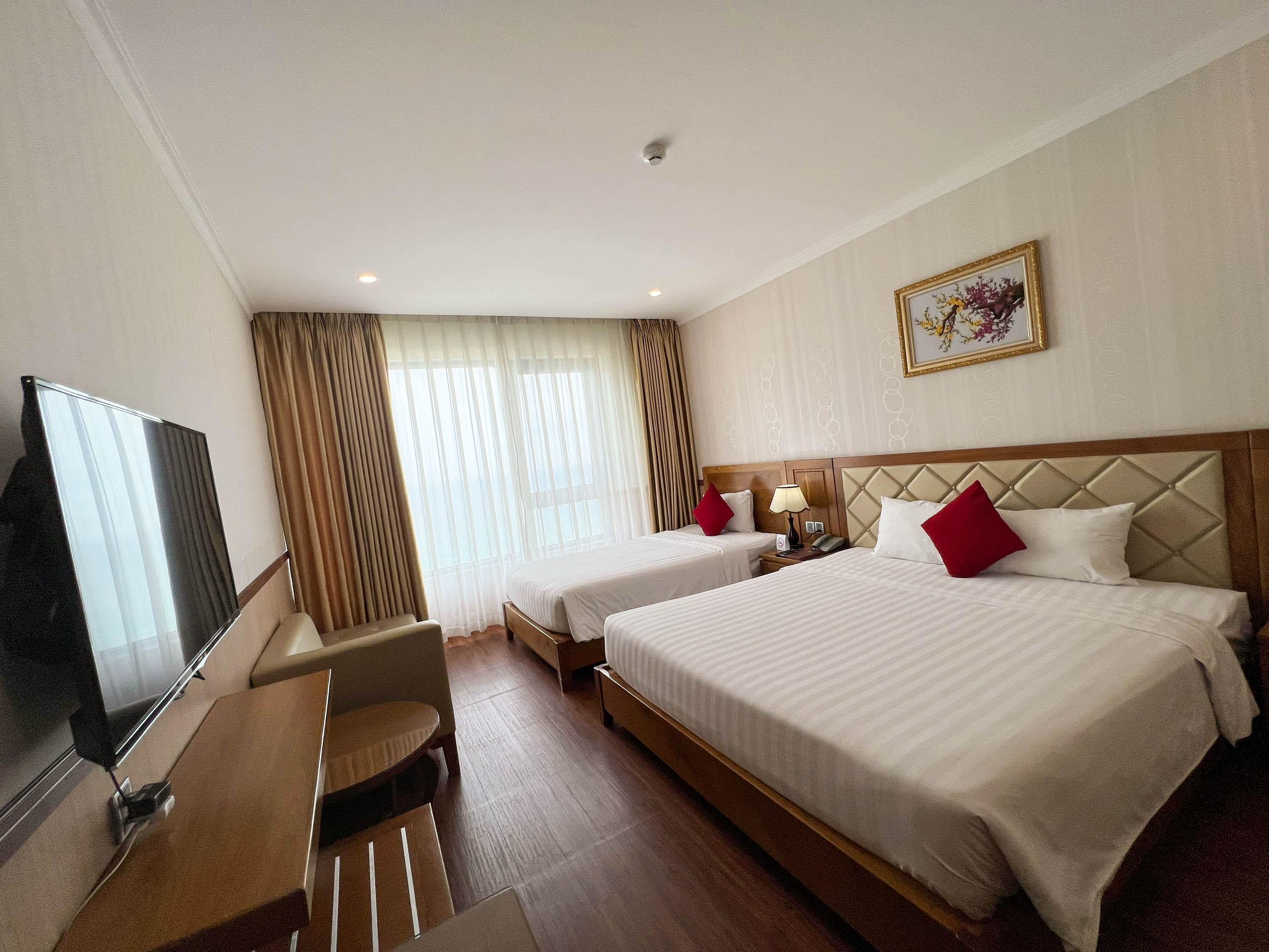 Serene Beach Hotel Danang Exterior photo