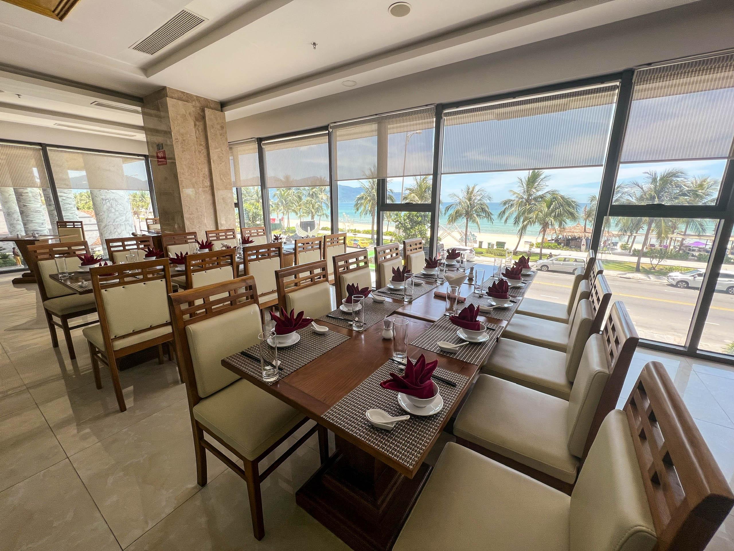Serene Beach Hotel Danang Exterior photo