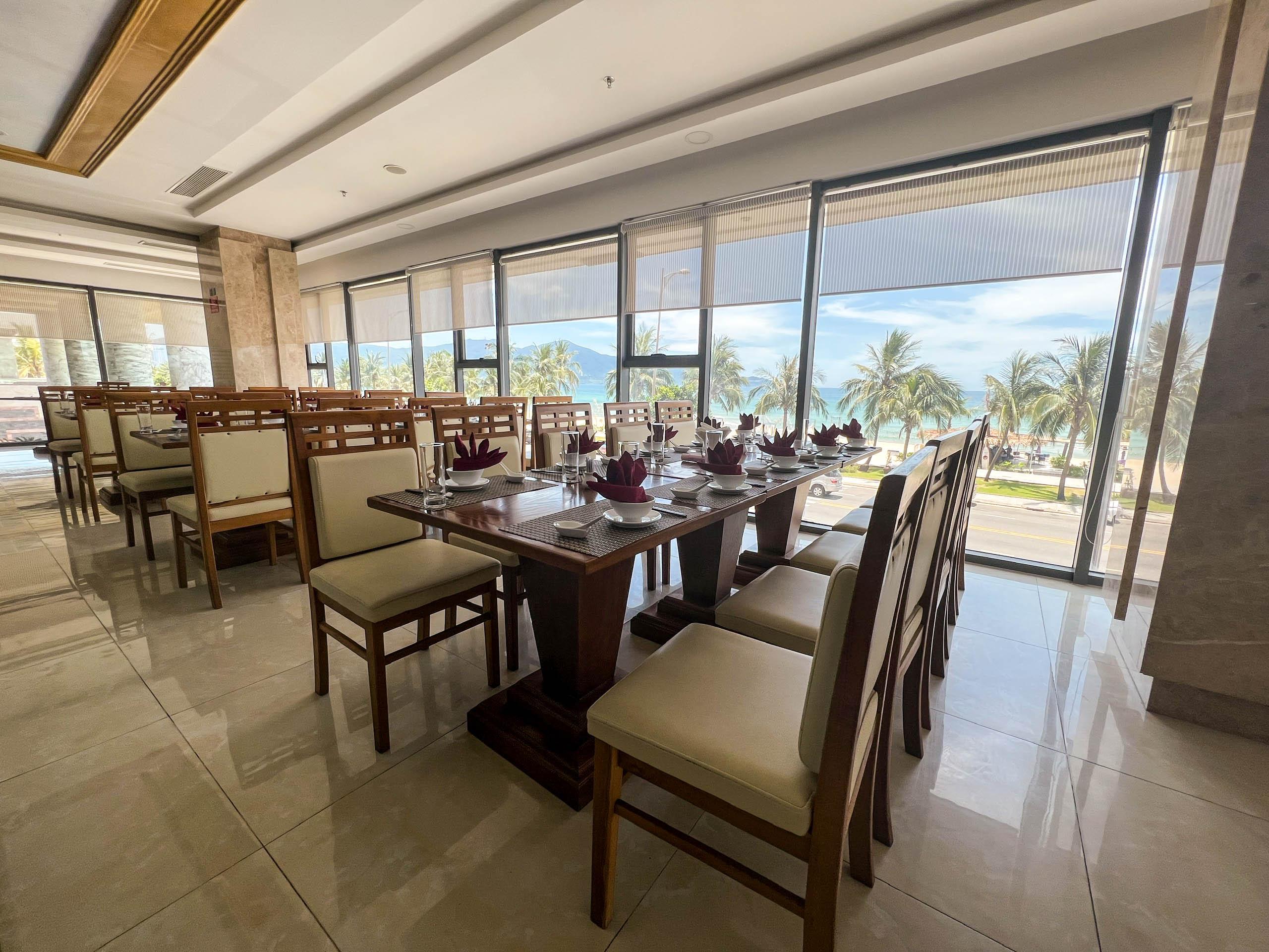 Serene Beach Hotel Danang Exterior photo