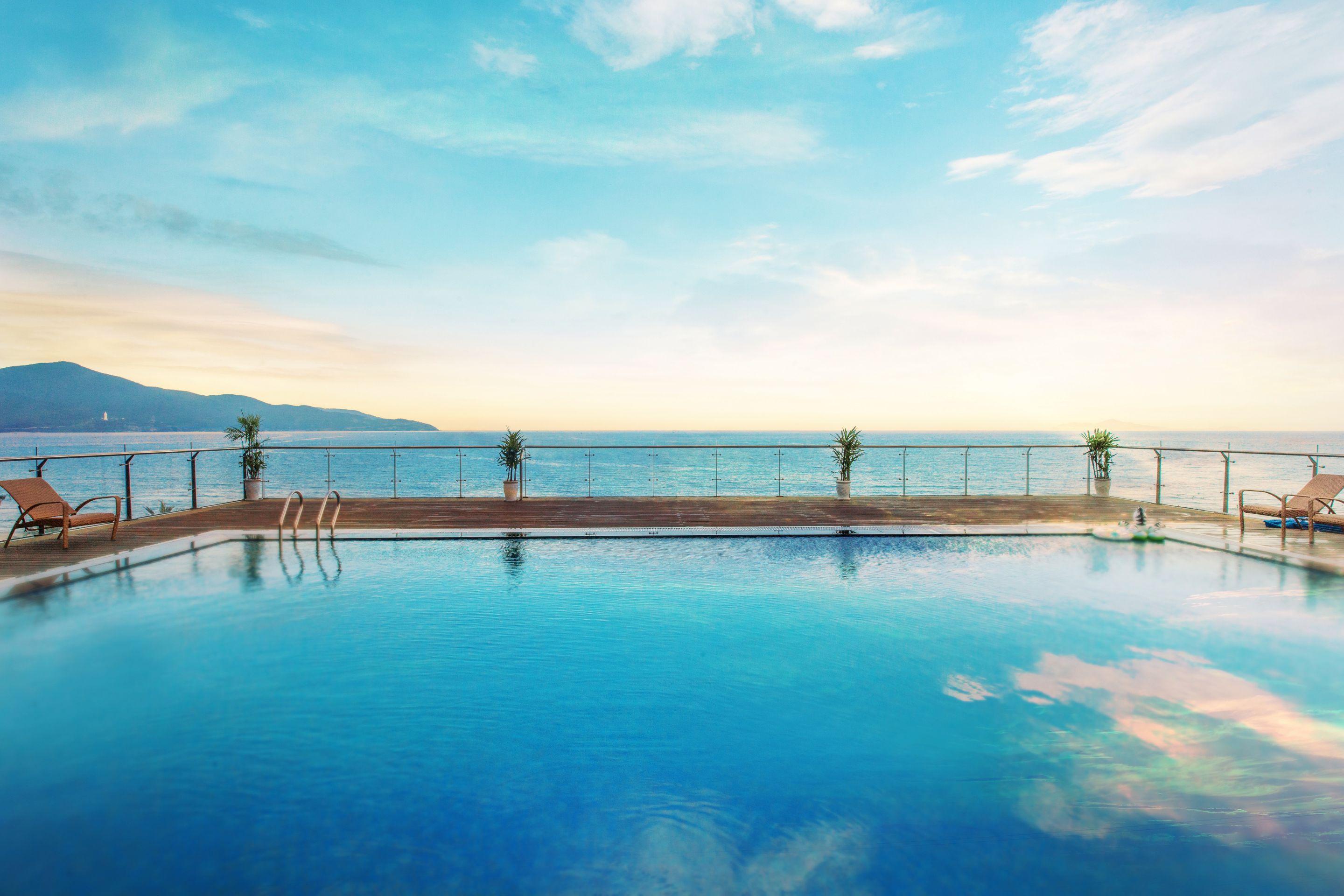 Serene Beach Hotel Danang Exterior photo