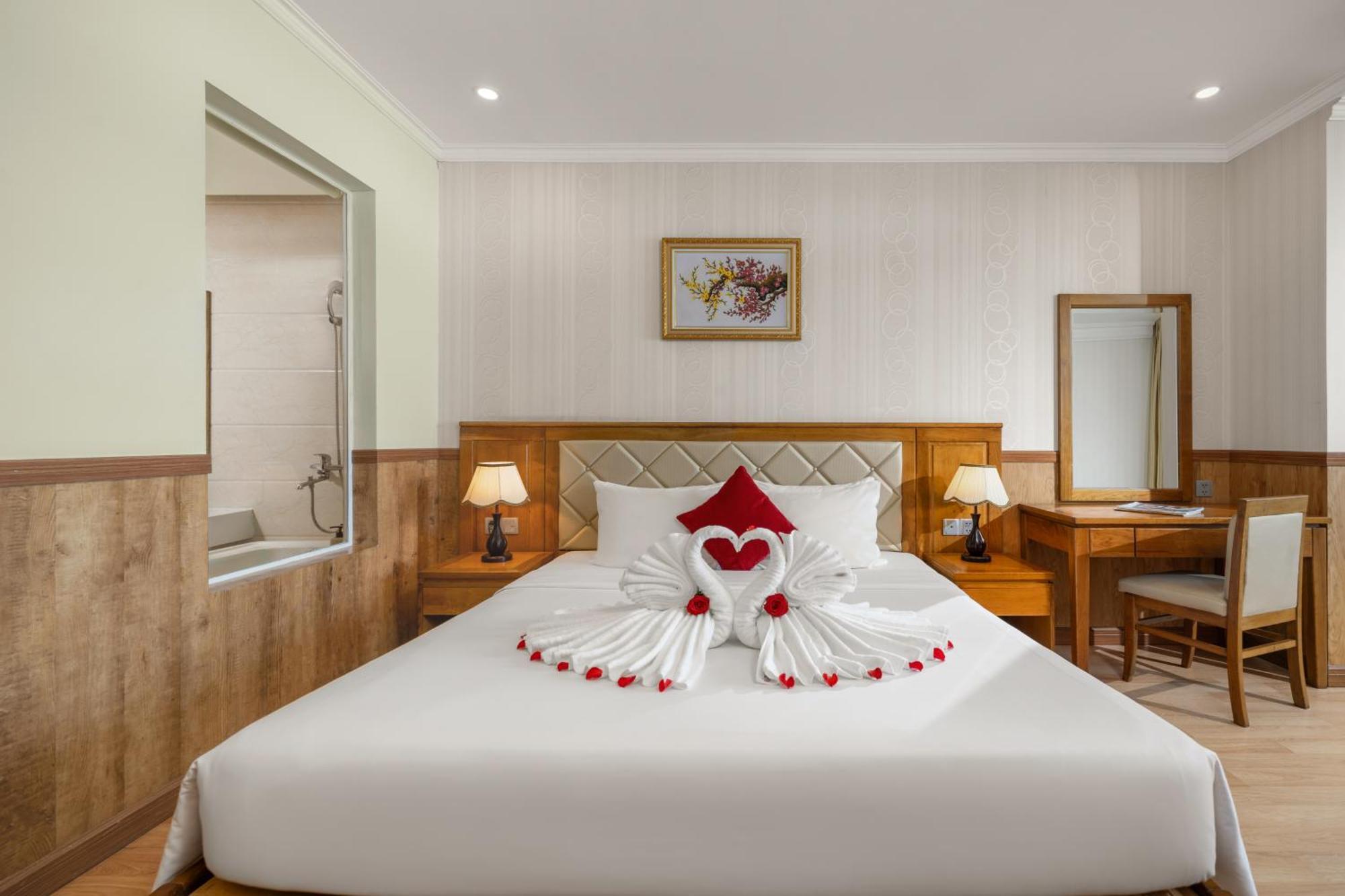 Serene Beach Hotel Danang Exterior photo