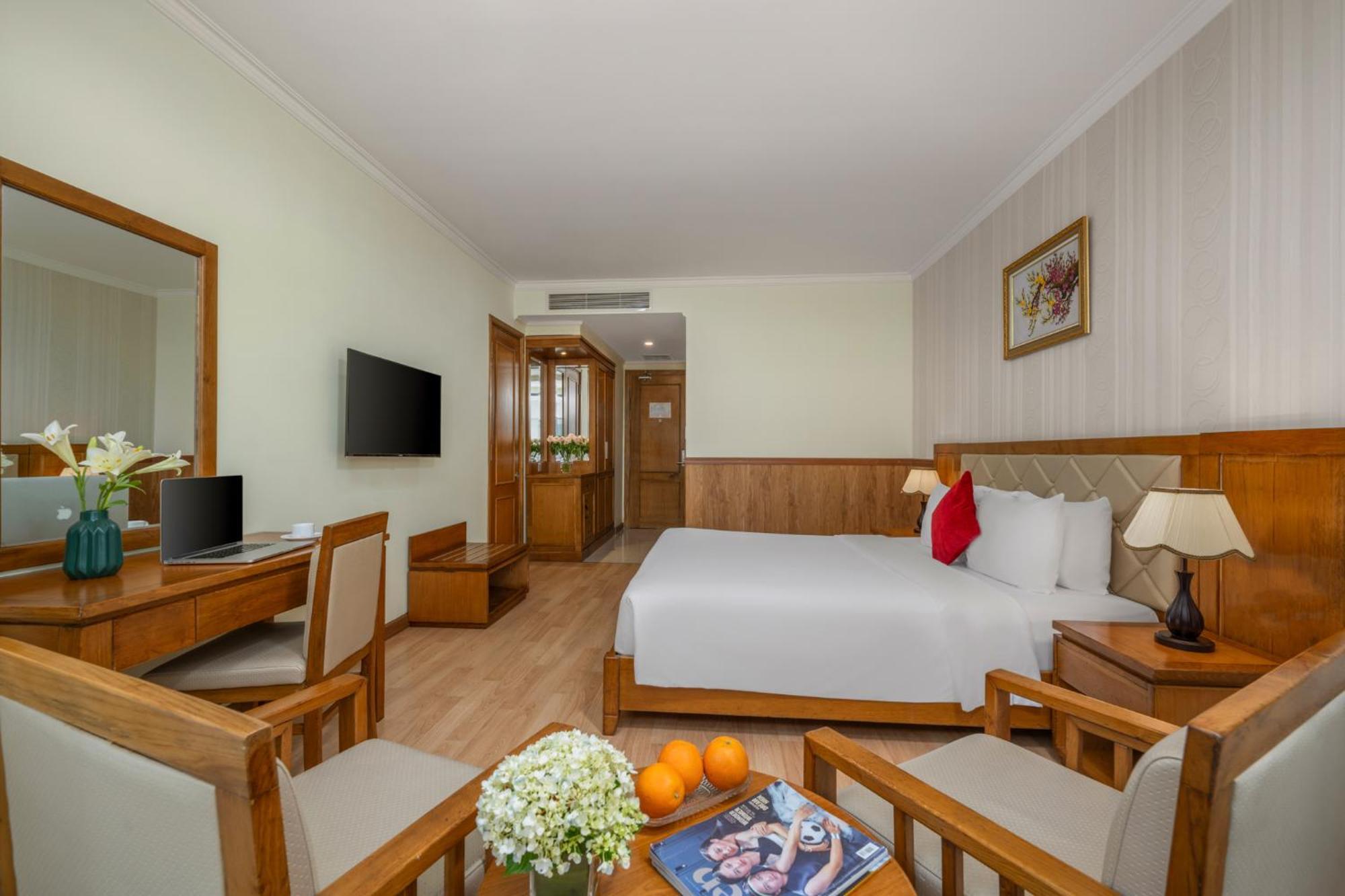 Serene Beach Hotel Danang Exterior photo