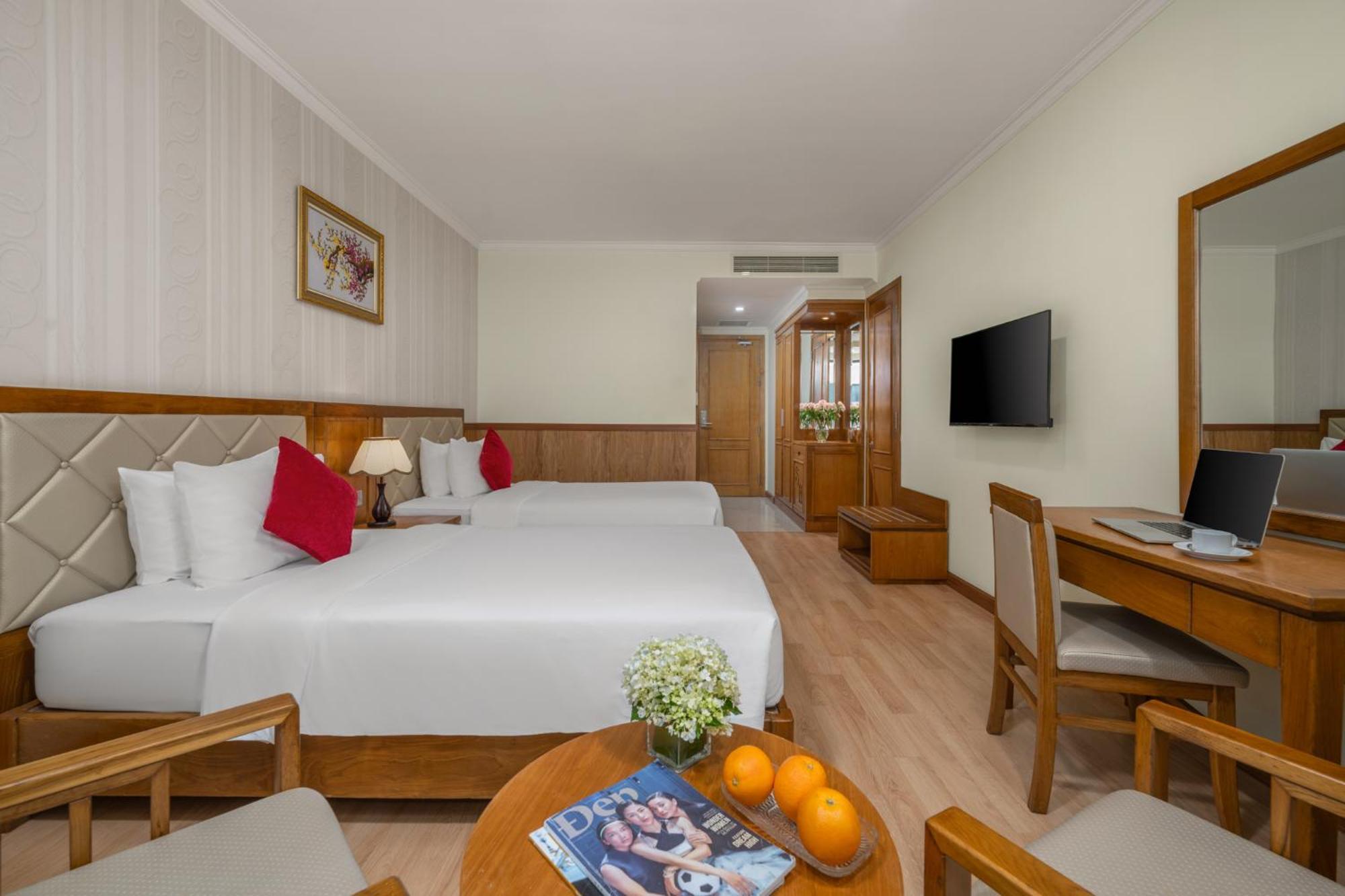 Serene Beach Hotel Danang Exterior photo
