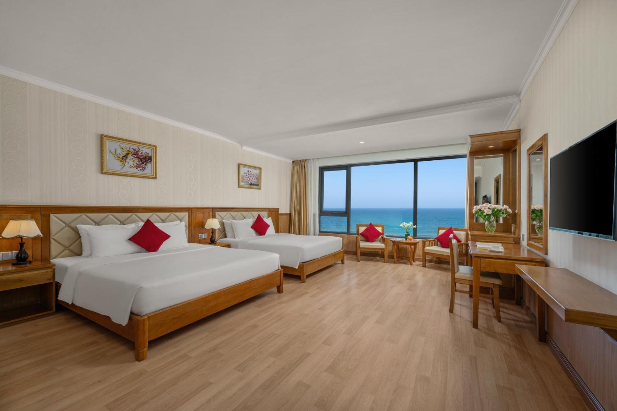 Serene Beach Hotel Danang Exterior photo