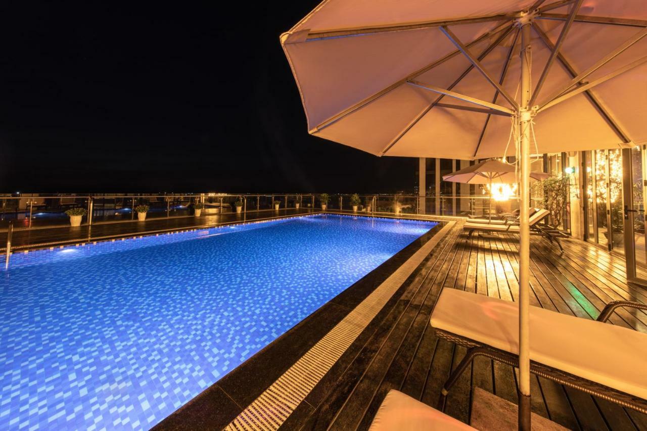 Serene Beach Hotel Danang Exterior photo